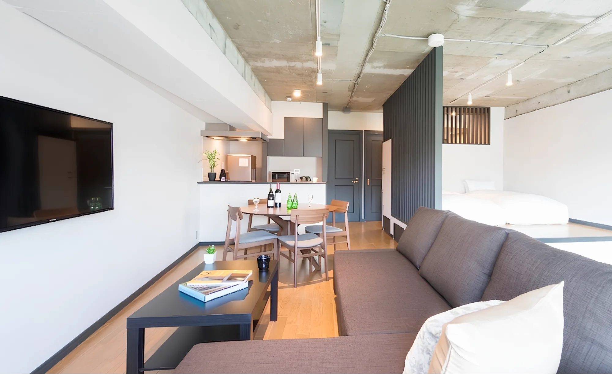 Japanese-Western Room